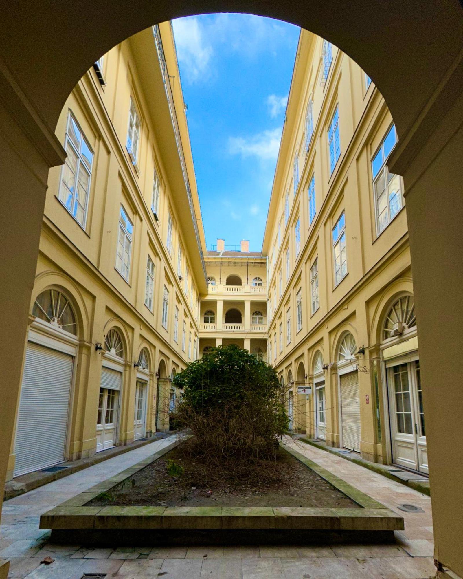 Dolce Vita Basilica Boedapest Buitenkant foto