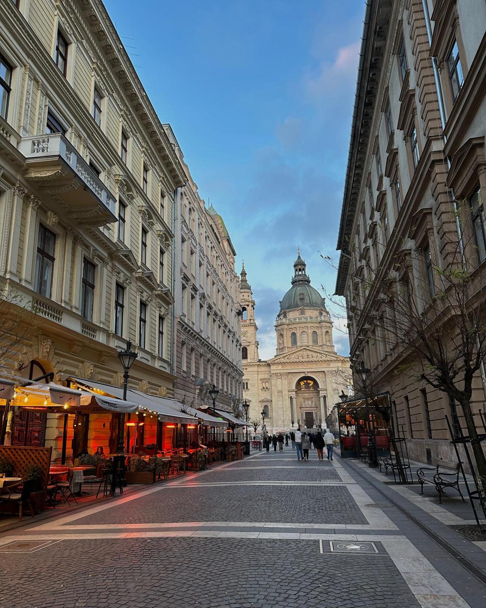 Dolce Vita Basilica Boedapest Buitenkant foto