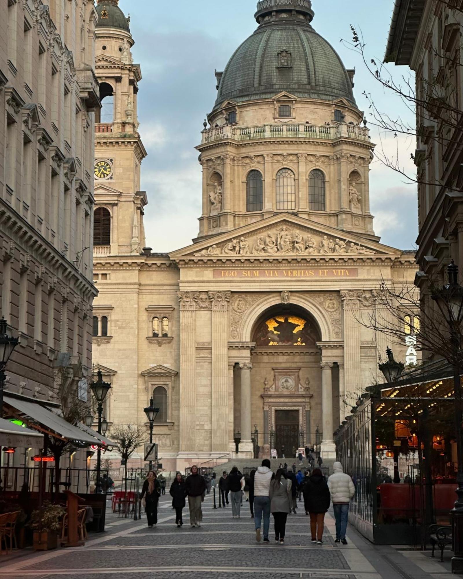 Dolce Vita Basilica Boedapest Buitenkant foto
