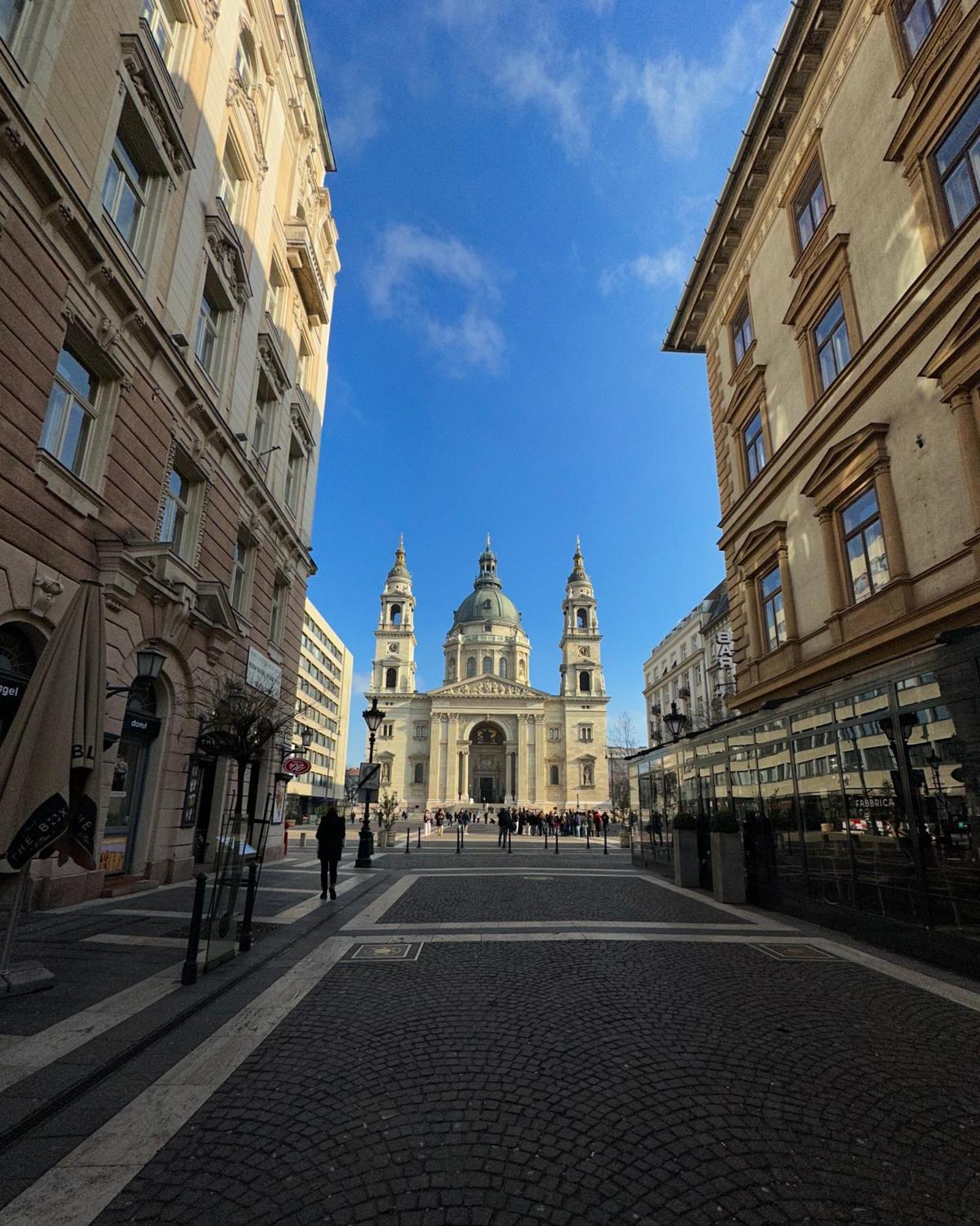 Dolce Vita Basilica Boedapest Buitenkant foto